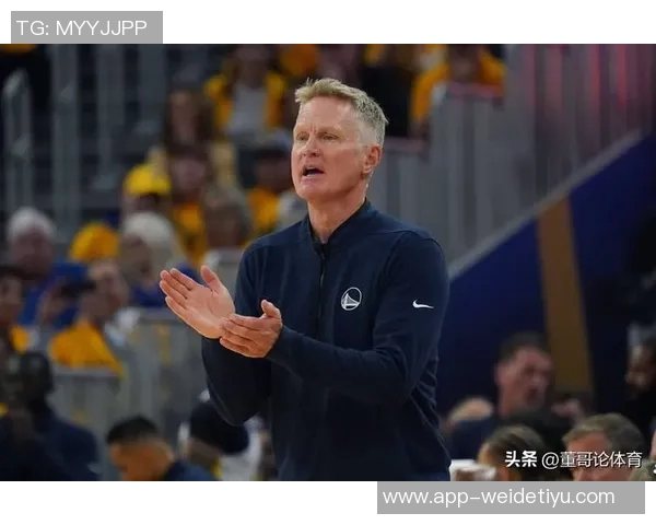 库里谈无球掩护的重要性以提升科尔进攻体系的效率与团队配合